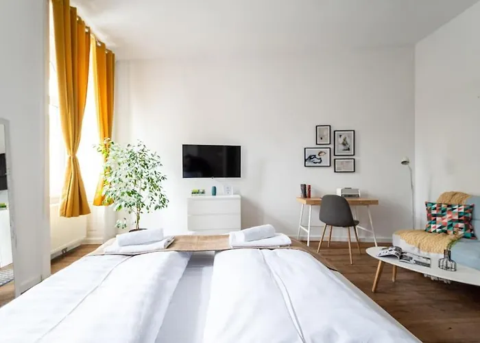 Lite 1br Near Metro & Center By Hm
