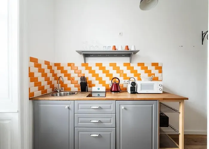 Lite 1br Near Metro & Center By Hm *